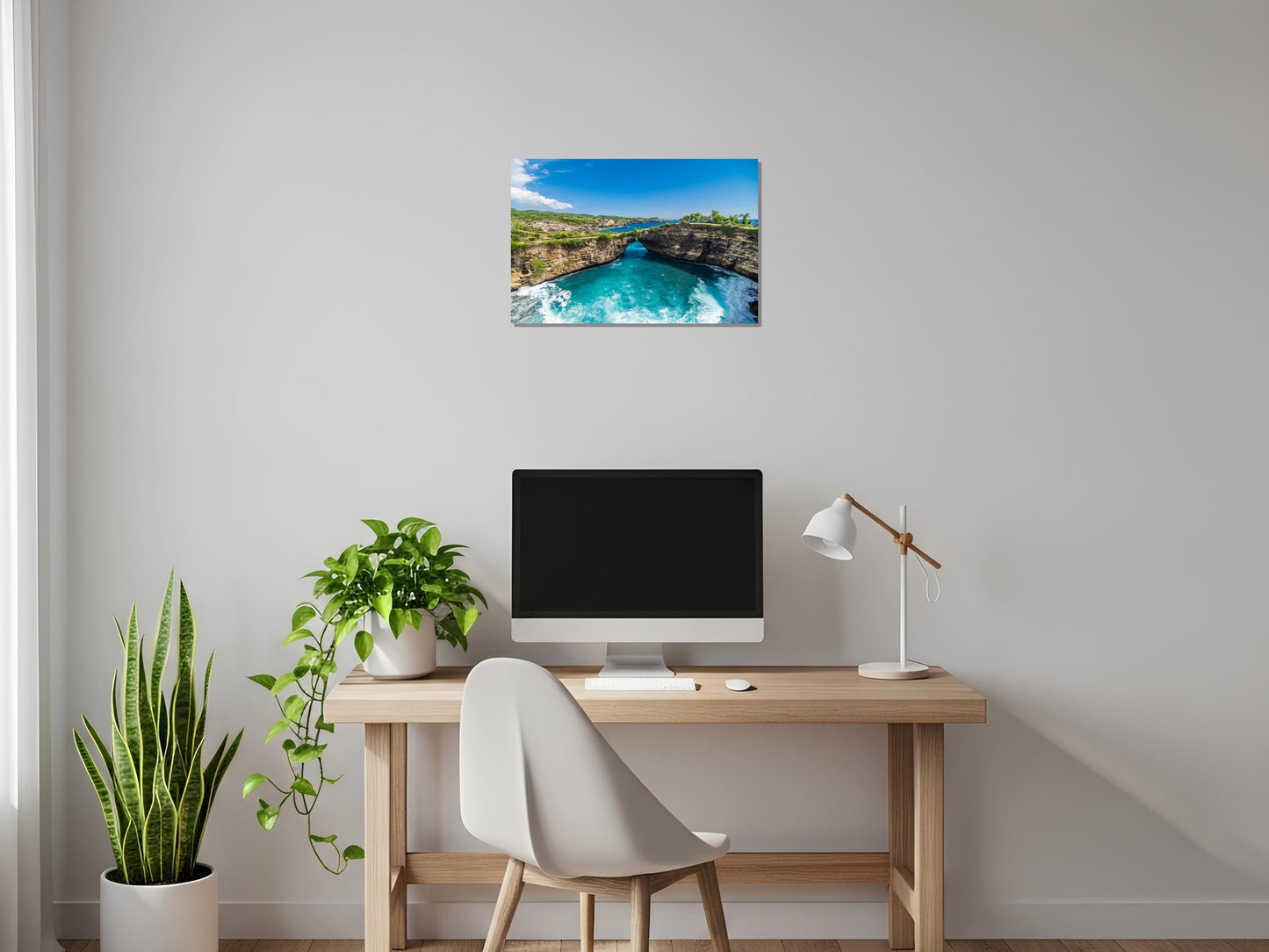 Arco rocoso sobre el mar