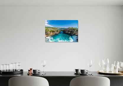 Arco rocoso sobre el mar