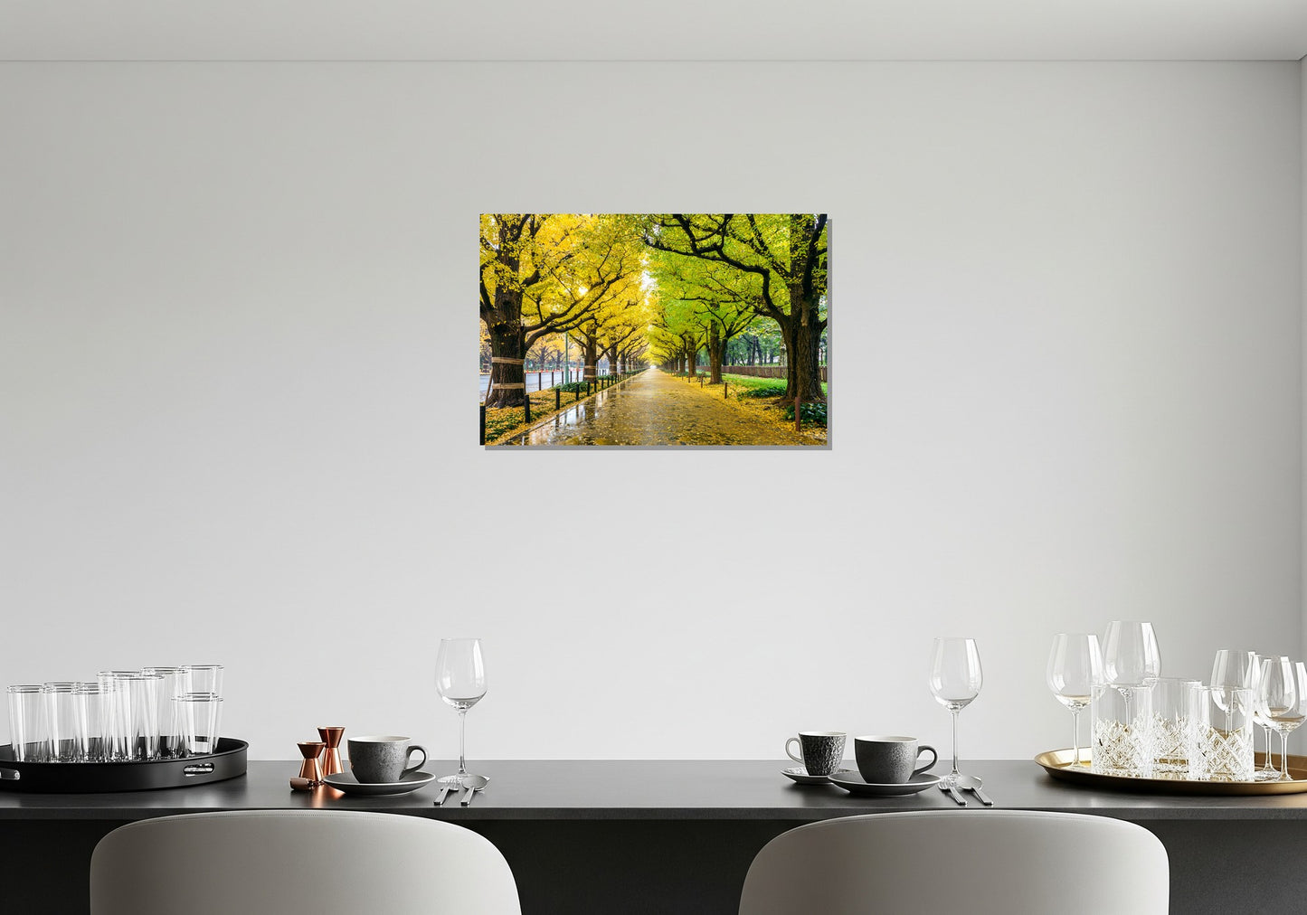 Avenida de bordeada de árboles Ginkgo Biloba