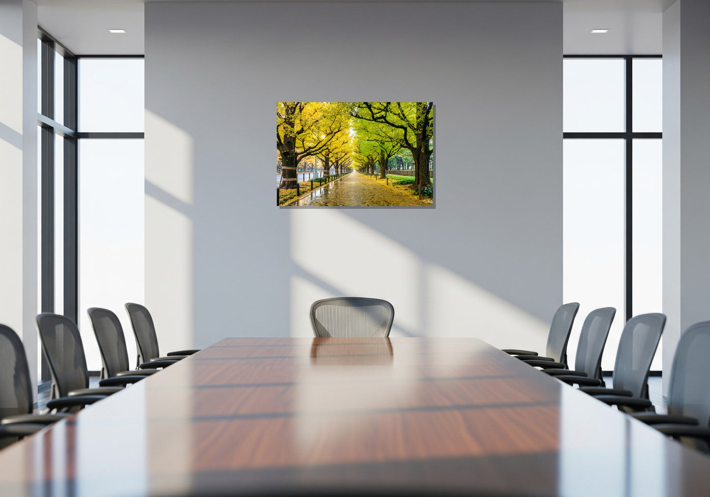 Avenida de bordeada de árboles Ginkgo Biloba