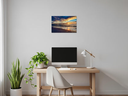 Aves y espigones en el mar