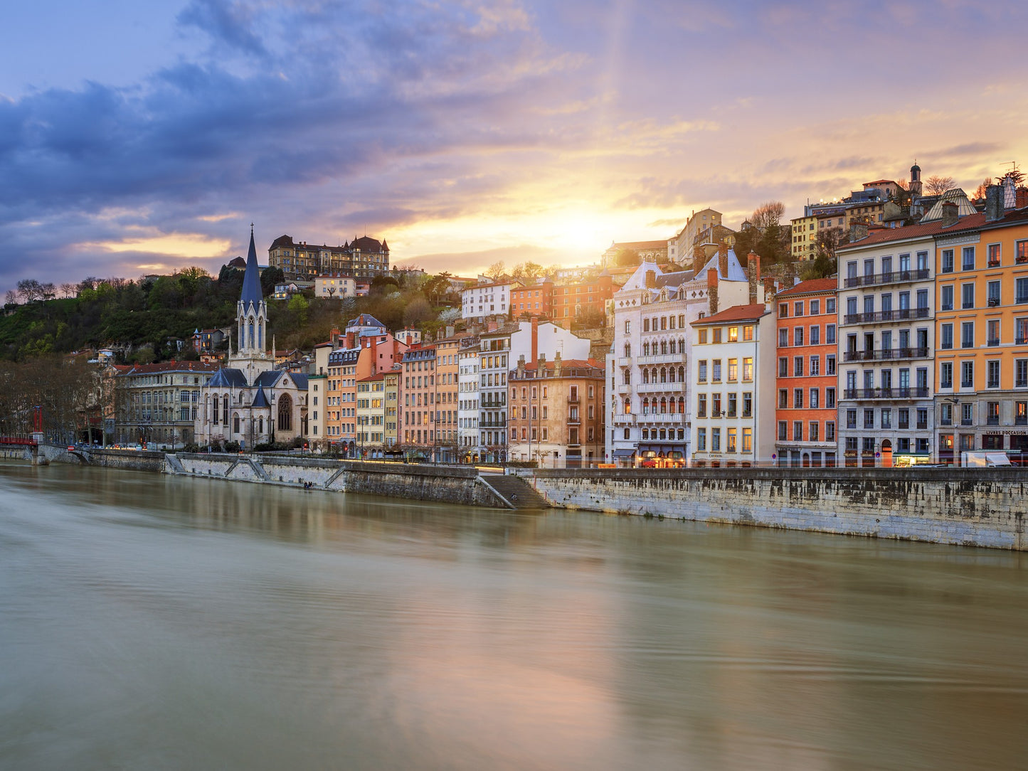 Lyon sobre el río Ródano - Francia