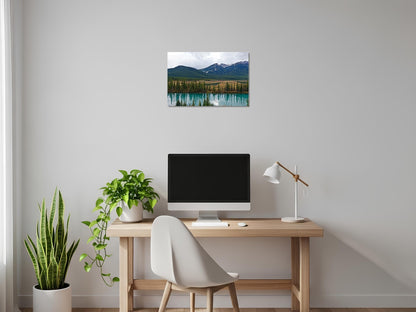 Montañas rocosas de fondo