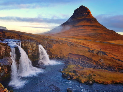 Monte Kirkjufell y sus cascadas