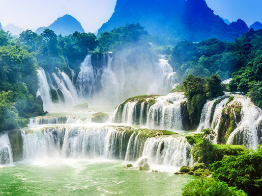 Niebla en la cascada