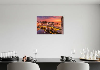 Palacio a orillas del lago