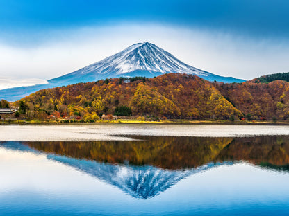 Reflejo del monte Fuji sobre el lago Kawaguchi