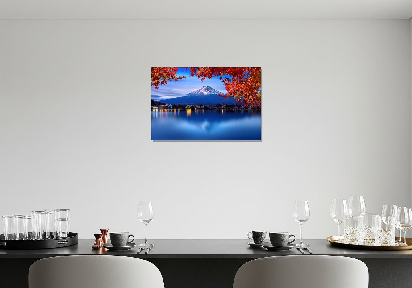 Reflejo nocturno del monte Fuji sobre el Lago Kawaguchi