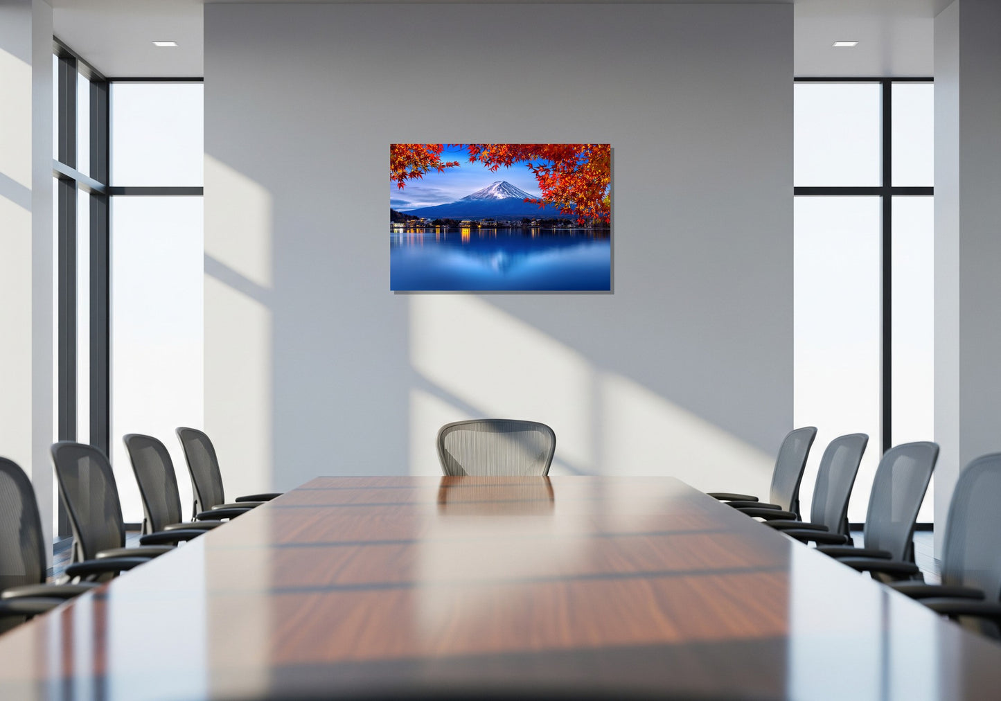 Reflejo nocturno del monte Fuji sobre el Lago Kawaguchi