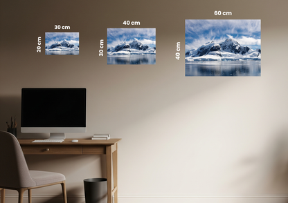 Cascada entre montañas